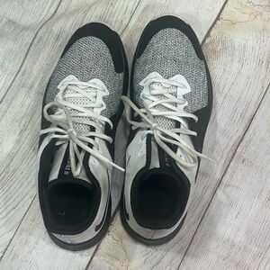 Men’s Nike Black and White Sneakers Y2K size 12